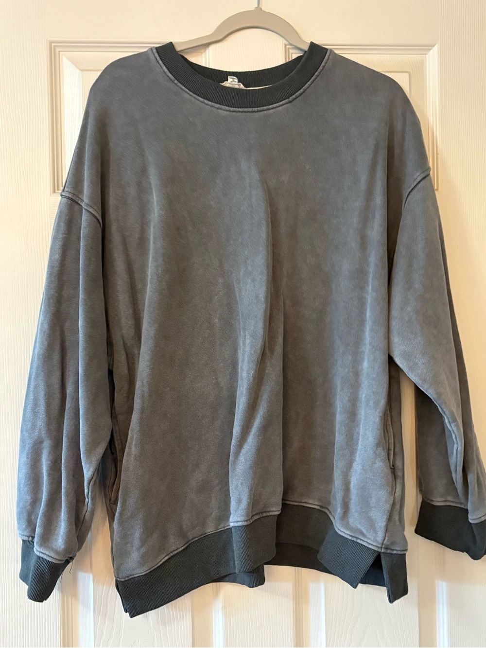 POL Washed Gray Crewneck Pullover Sweater/Sweatshirt large
